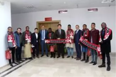 Zaralı öğrencilere ülkelerini tanıttılar Zaralı öğrencilere ülkelerini tanıttılar