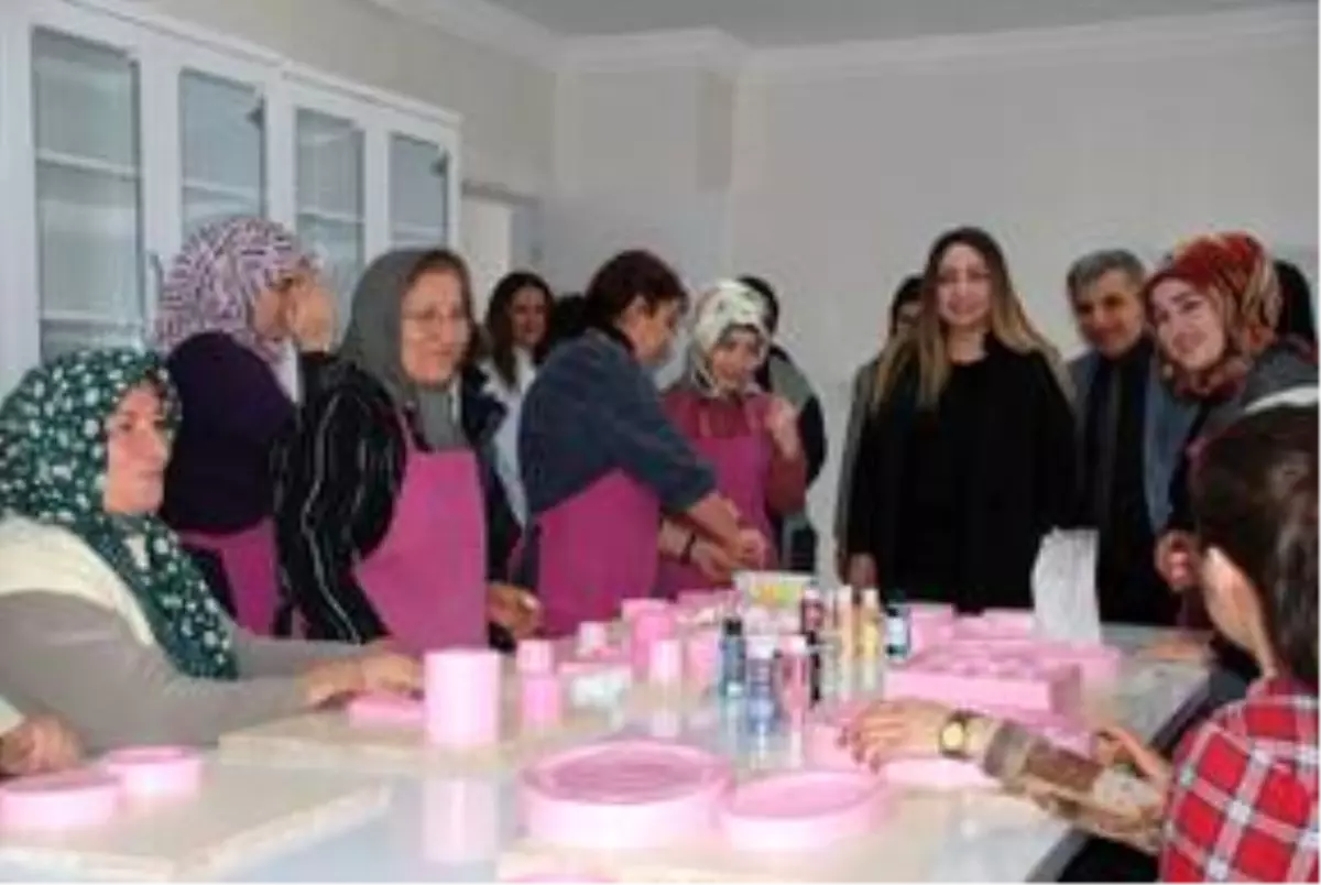 Adıyaman'da Suriyeli kadınlar meslek sahibi oluyor