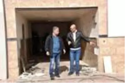 Asansör boşluğunda erkek cesedi bulundu