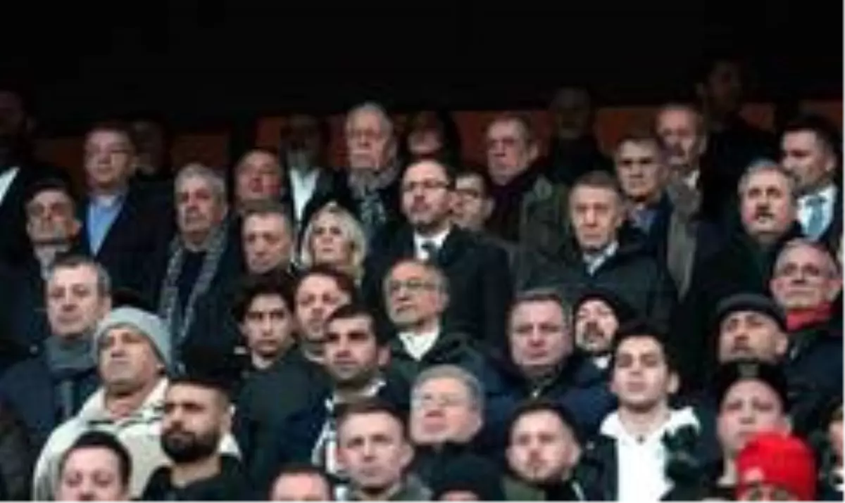 Bakan Kasapoğlu maçı başkanlarla izledi