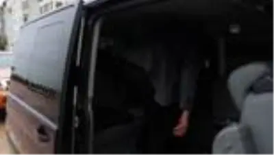 Belediye başkanı meyve yetiştirme merakını makam odasına taşıdı
