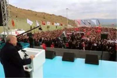 Cumhurbaşkanı Erdoğan'dan Kılıçdaroğlu'na: 'Kendisi aranızda da ben mi göremiyorum?' (2) Cumhurbaşkanı Erdoğan'dan Kılıçdaroğlu'na: 'Kendisi aranızda da ben mi göremiyorum?' (2)