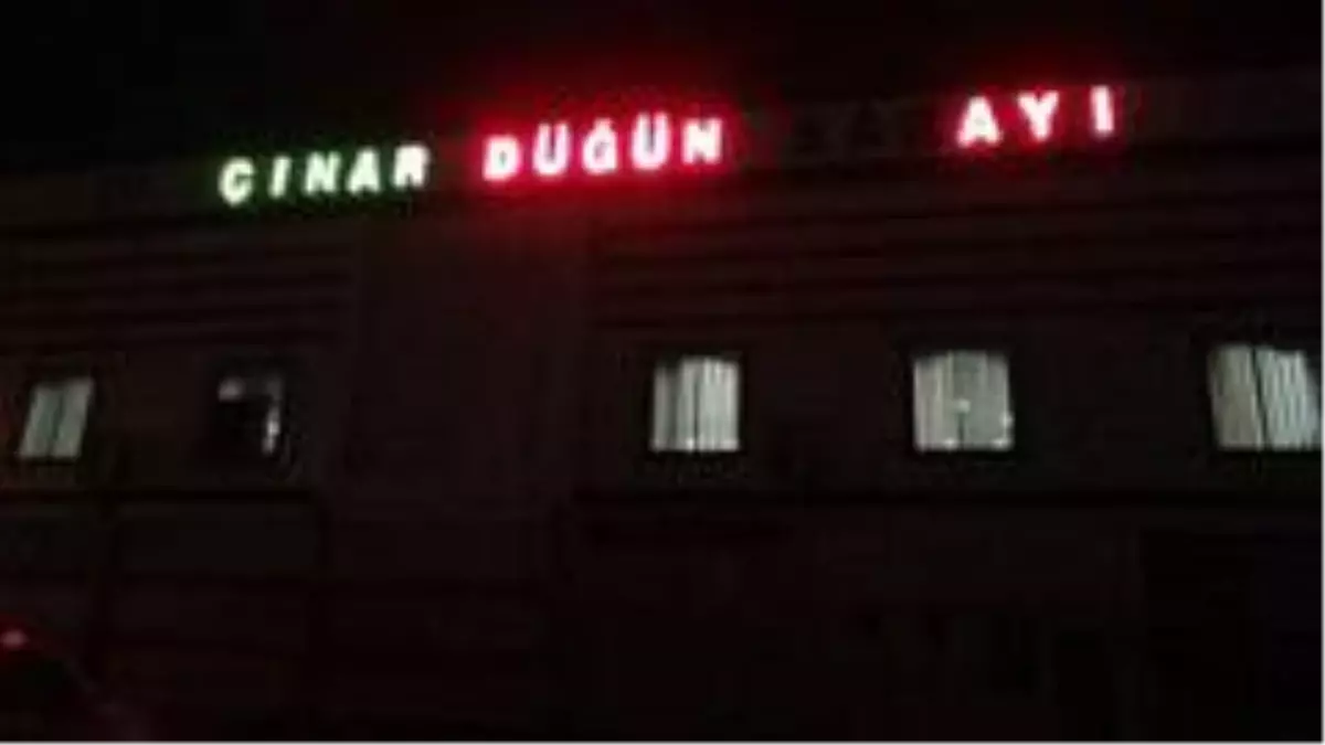 Diyarbakır'da husumetli aileler düğünde birbirine girdi, ortalık savaş alanına döndü