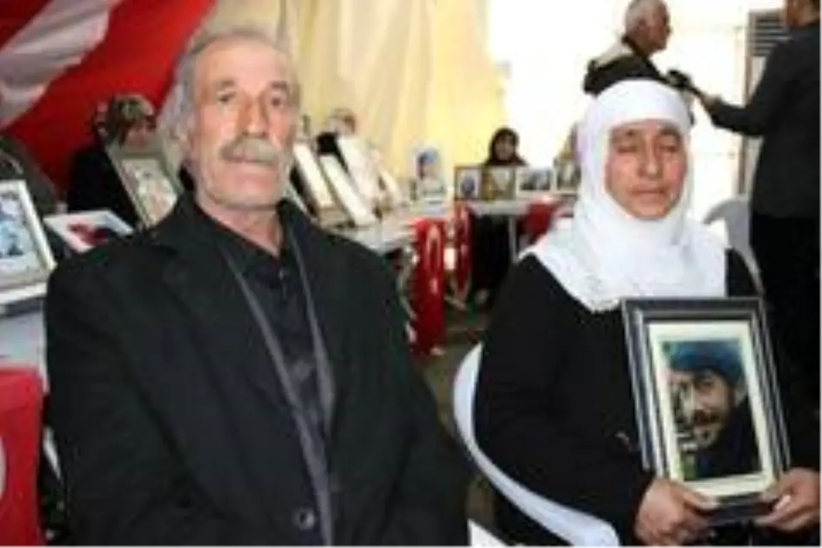 HDP önündeki evlat nöbetine 2 aile daha katıldı