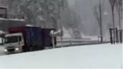 Ilgaz Dağı'nda sis ve kar etkili oluyor