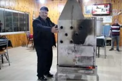 Dernek çalışanlarının geliştirdiği soba, görenleri hayrete düşürdü