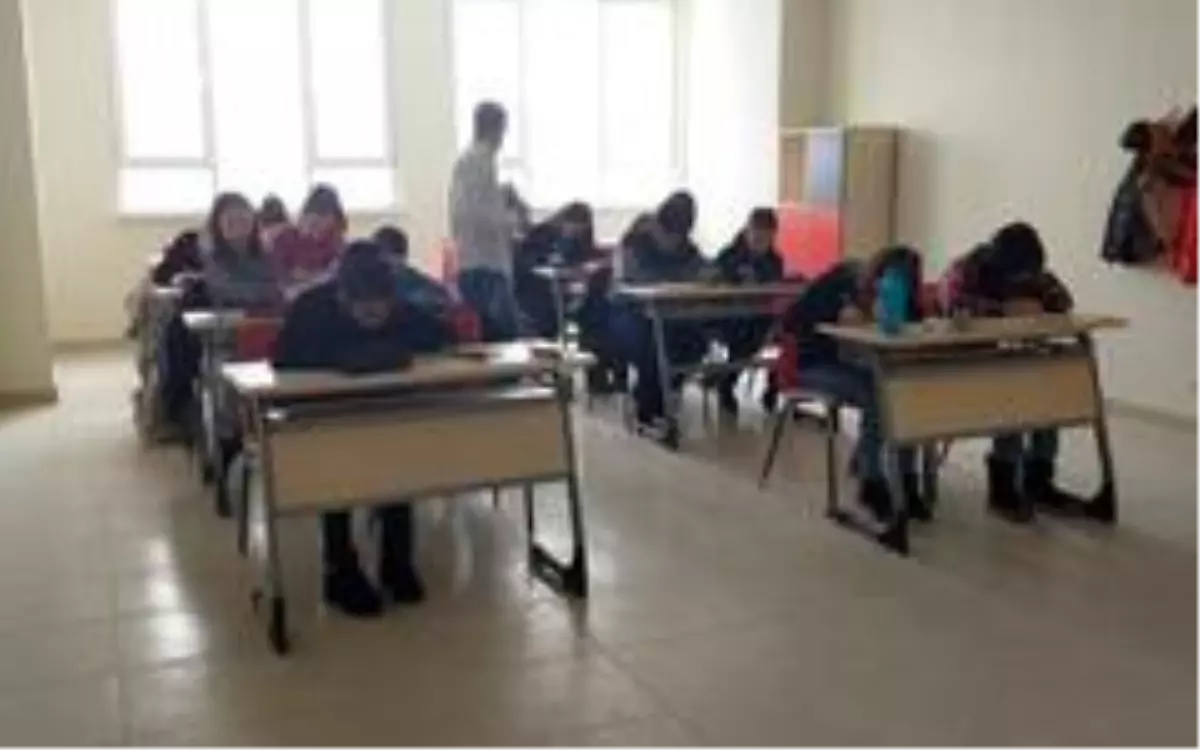 Kütahya'da bursluluk sınavlarına ilgi