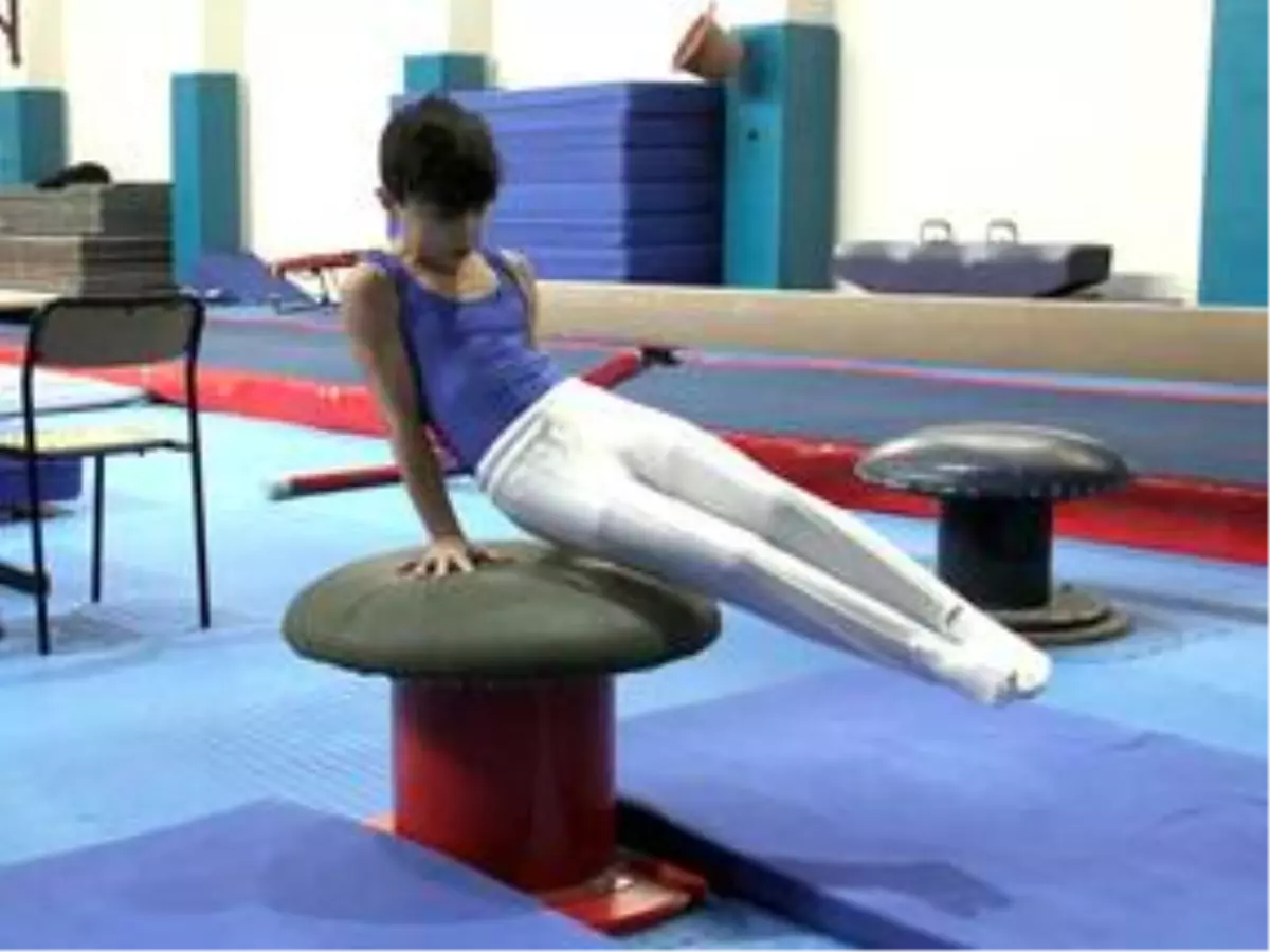 Malatya'da cimnastik Anadolu Yıldızlar Ligi bölge birinciliği müsabakaları başladı