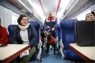 Manisa'da jandarmadan trende güvenlik uygulaması Manisa'da jandarmadan trende güvenlik uygulaması
