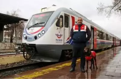 Manisa'da jandarmadan trende güvenlik uygulaması Manisa'da jandarmadan trende güvenlik uygulaması