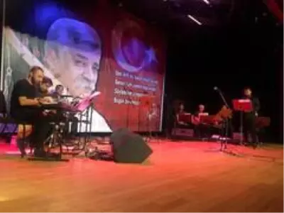 Ozan Arif unutulmayan eserleri ile anıldı