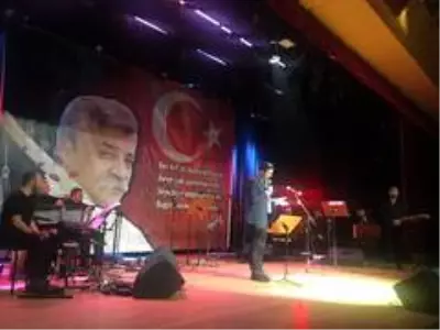 Ozan Arif unutulmayan eserleri ile anıldı