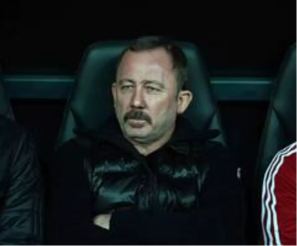 Sergen Yalçın ideal 11'i sahaya sürdü