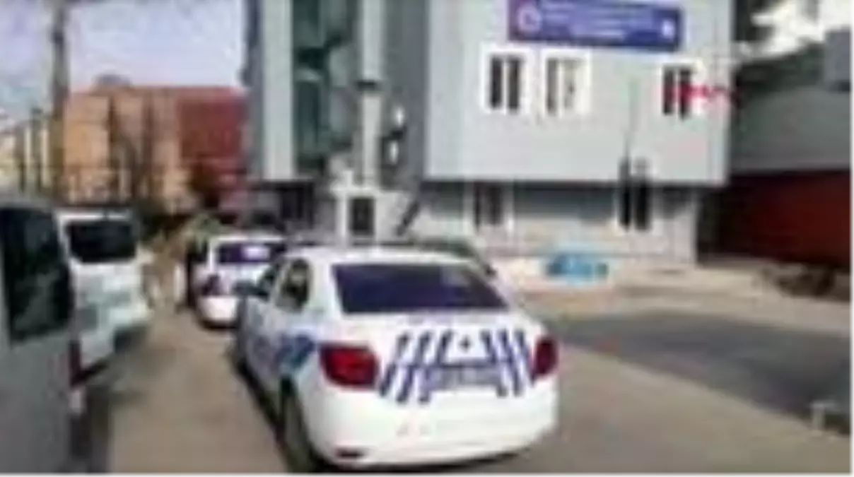 Ümraniye'de silah kaçakçıları yakaladı