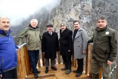 Valla Kanyonu'na yaptırılan seyir terası hizmete girdi Valla Kanyonu'na yaptırılan seyir terası hizmete girdi