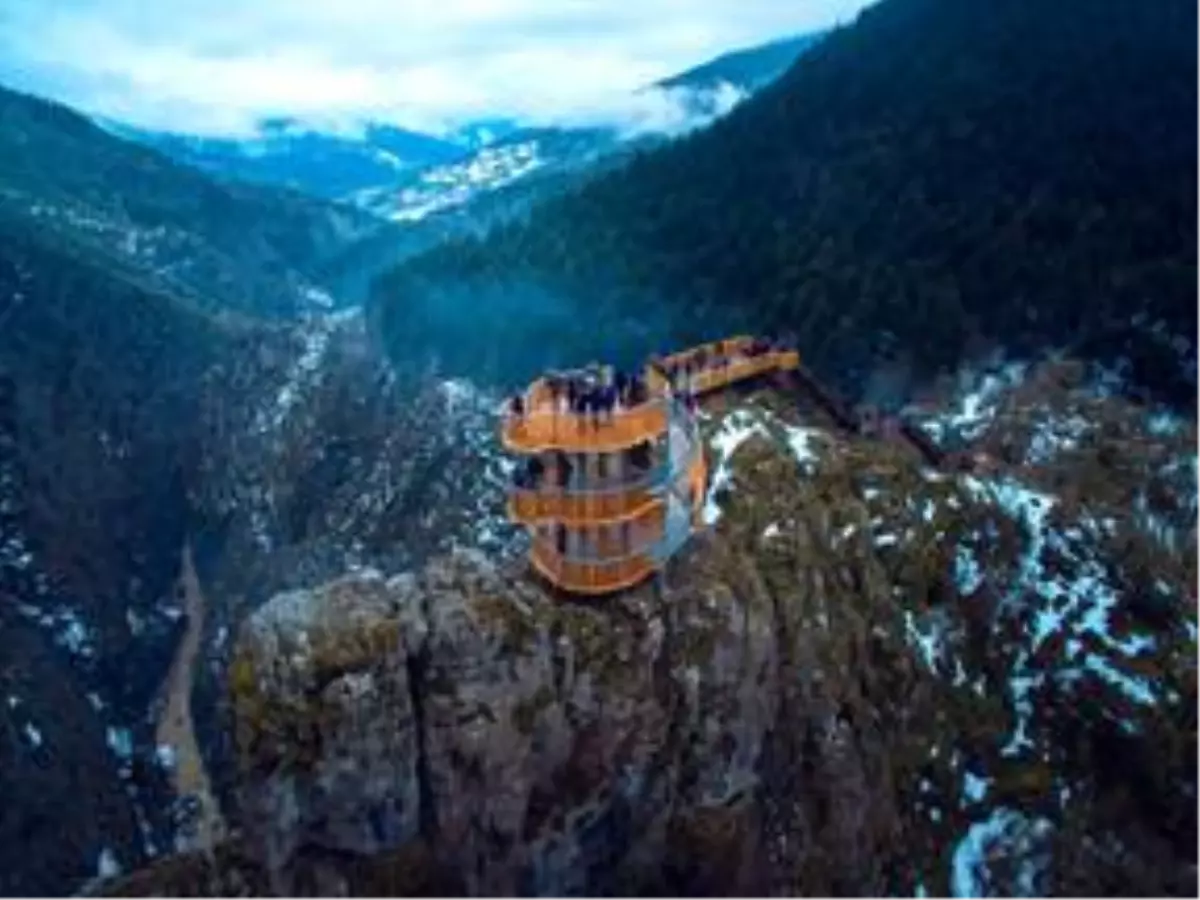 Valla Kanyonu'na yaptırılan seyir terası hizmete girdi