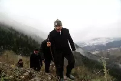 Valla Kanyonu'na yaptırılan seyir terası hizmete girdi Valla Kanyonu'na yaptırılan seyir terası hizmete girdi