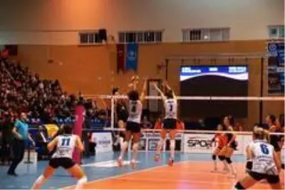Vestel Venus Sultanlar Ligi: Aydın Büyükşehir Belediyespor: 1 - Eczacıbaşı Vitra: 3 Vestel Venus Sultanlar Ligi: Aydın Büyükşehir Belediyespor: 1 - Eczacıbaşı Vitra: 3