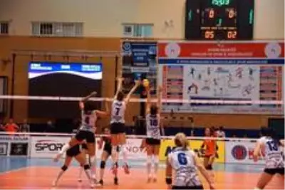 Vestel Venus Sultanlar Ligi: Aydın Büyükşehir Belediyespor: 1 - Eczacıbaşı Vitra: 3 Vestel Venus Sultanlar Ligi: Aydın Büyükşehir Belediyespor: 1 - Eczacıbaşı Vitra: 3