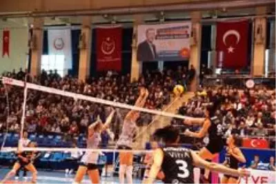 Vestel Venus Sultanlar Ligi: Aydın Büyükşehir Belediyespor: 1 - Eczacıbaşı Vitra: 3 Vestel Venus Sultanlar Ligi: Aydın Büyükşehir Belediyespor: 1 - Eczacıbaşı Vitra: 3
