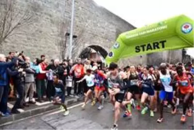40. Uluslararası Trabzon Yarı Maratonu'nu koşuldu 40. Uluslararası Trabzon Yarı Maratonu'nu koşuldu