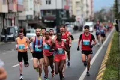 40. Uluslararası Trabzon Yarı Maratonu'nu koşuldu 40. Uluslararası Trabzon Yarı Maratonu'nu koşuldu