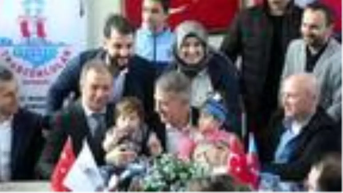 Ahmet Ağaoğlu, Kocaeli'nde Trabzon'un kurtuluşu etkinliğine katıldı