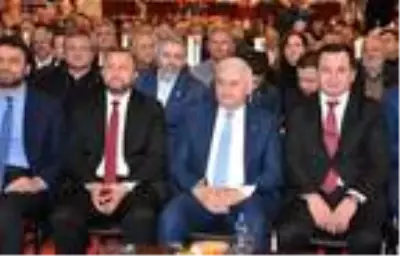Binali Yıldırım: Sosyal medyada yalan haber yaparak etki oluşturmayı başardılar Binali Yıldırım: Sosyal medyada yalan haber yaparak etki oluşturmayı başardılar