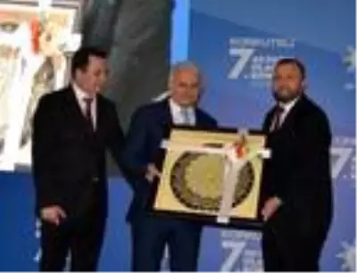 Binali Yıldırım: Sosyal medyada yalan haber yaparak etki oluşturmayı başardılar Binali Yıldırım: Sosyal medyada yalan haber yaparak etki oluşturmayı başardılar
