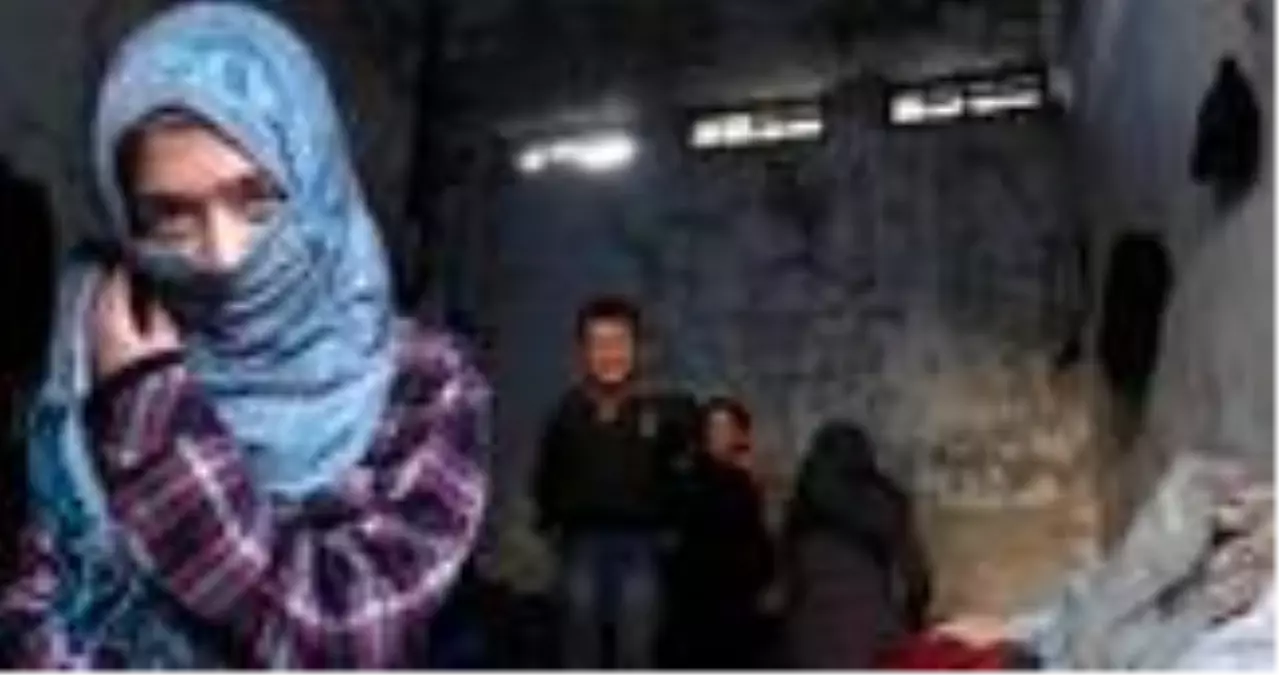 Suriye'de bombalardan kaçan 75 aile, eski hapishaneye sığındı