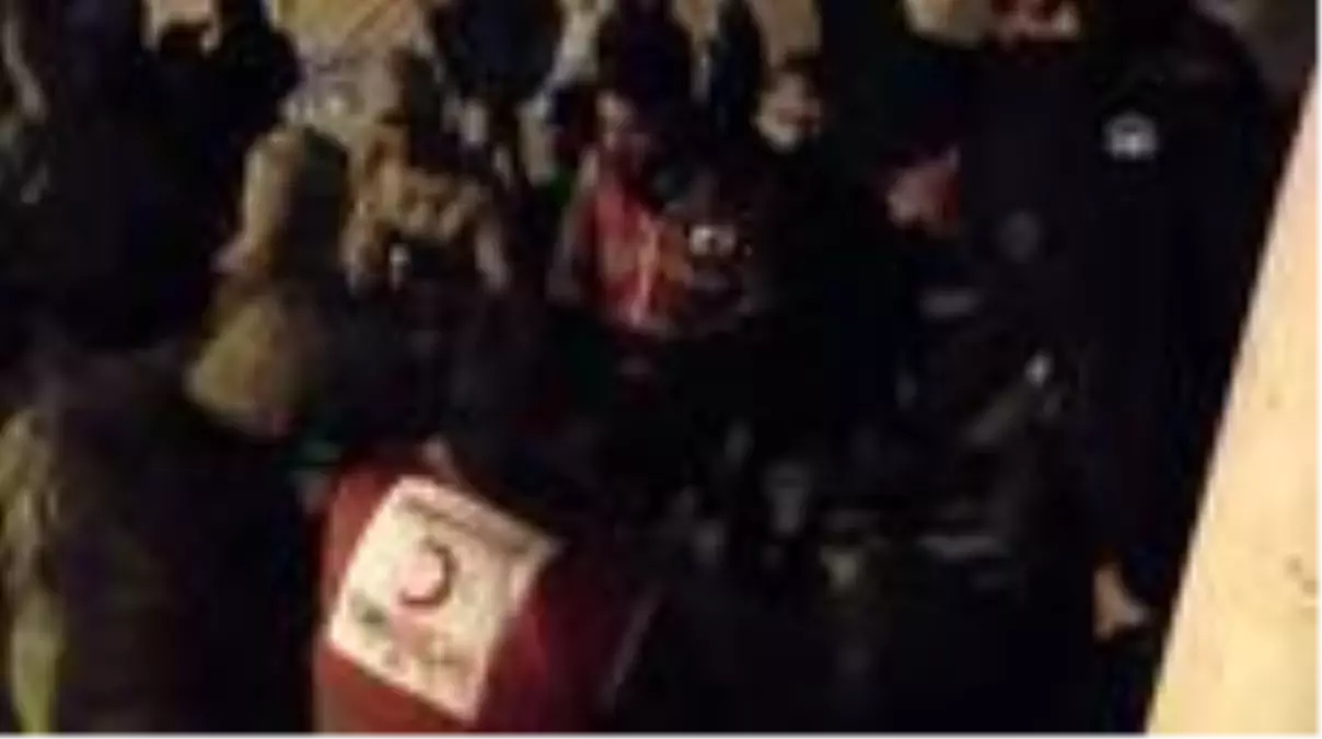 Çadırlara yerleştirilen depremzedelere çorba ikramı