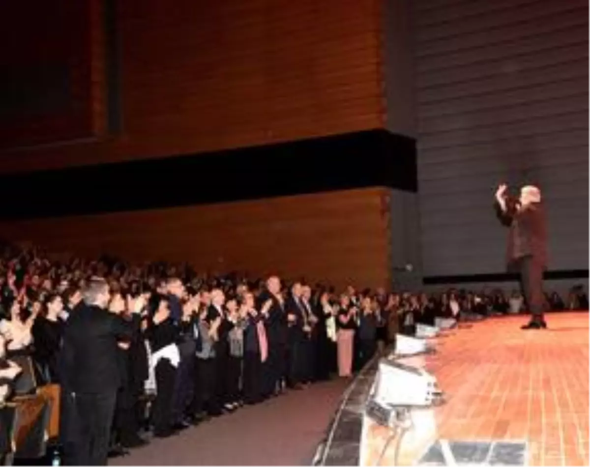 CHP Genel Başkanı Kılıçdaroğlu 'Livaneli ile Sevdalım Hayat' konserine katıldı