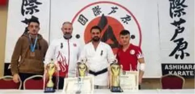 Devrekli sporcular Ashihara Karate Avrupa Şampiyonasında derece aldı Devrekli sporcular Ashihara Karate Avrupa Şampiyonasında derece aldı