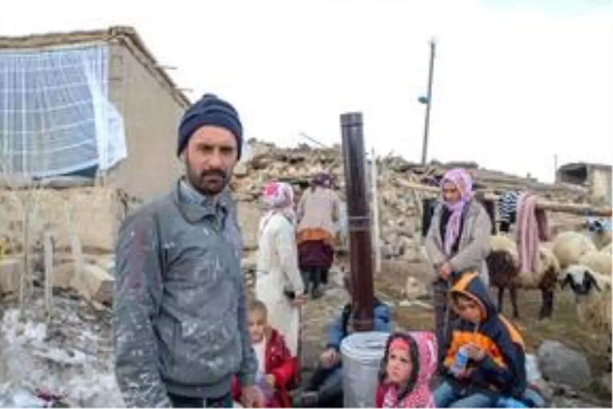 Enkazın altında kalan baba ve 4 çocuğu yaşamını yitirdi