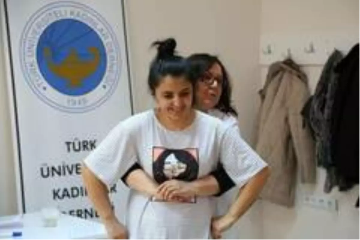 Erdal İnönü Halk Merkezi'nde ilk yardım eğitimi düzenlendi