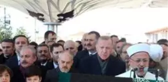 Edirnekapı: Eski Bakan Akif Çağatay Kılıç'ın babası Sinan Kılıç son yolculuğuna uğurlandı Edirnekapı: Eski Bakan Akif Çağatay Kılıç'ın babası Sinan Kılıç son yolculuğuna uğurlandı