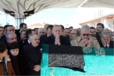 Eski Bakan Akif Çağatay Kılıç'ın babası Sinan Kılıç son yolculuğuna uğurlandı
