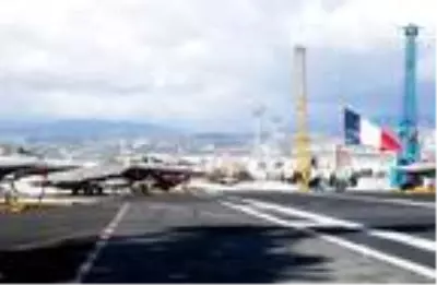 Fransa savaş gemisini Kıbrıs'a gönderdi, ABD üs inşa etmeye başladı