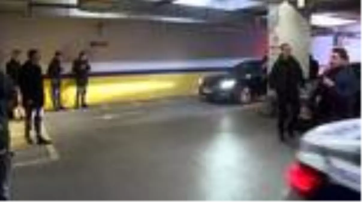 Gençlik ve Spor Bakanı Kasapoğlu derbi'de