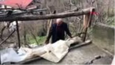 Heyelan nedeniyle 9 kişinin yaşadığı bina boşaltıldı