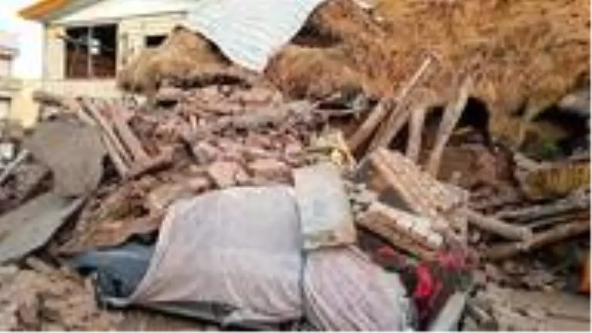 İran'ın Türkiye sınırında 5.7 büyüklüğünde yeni bir deprem