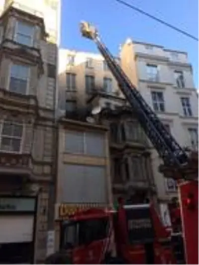 İstiklal Caddesi�nde iş yerinde yangın Haberler