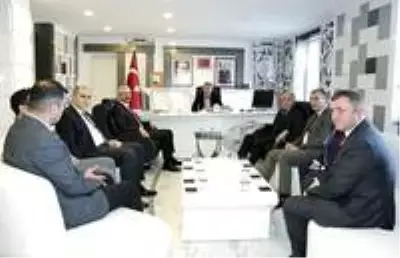 Karayolları Genel Müdürlüğü heyetinden Kılınç'a ziyaret Karayolları Genel Müdürlüğü heyetinden Kılınç'a ziyaret