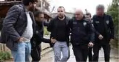 Polisler tarafından kelepçelenen hırsız, 'Kalp pilim var, dikkat edin' diye yalvardı