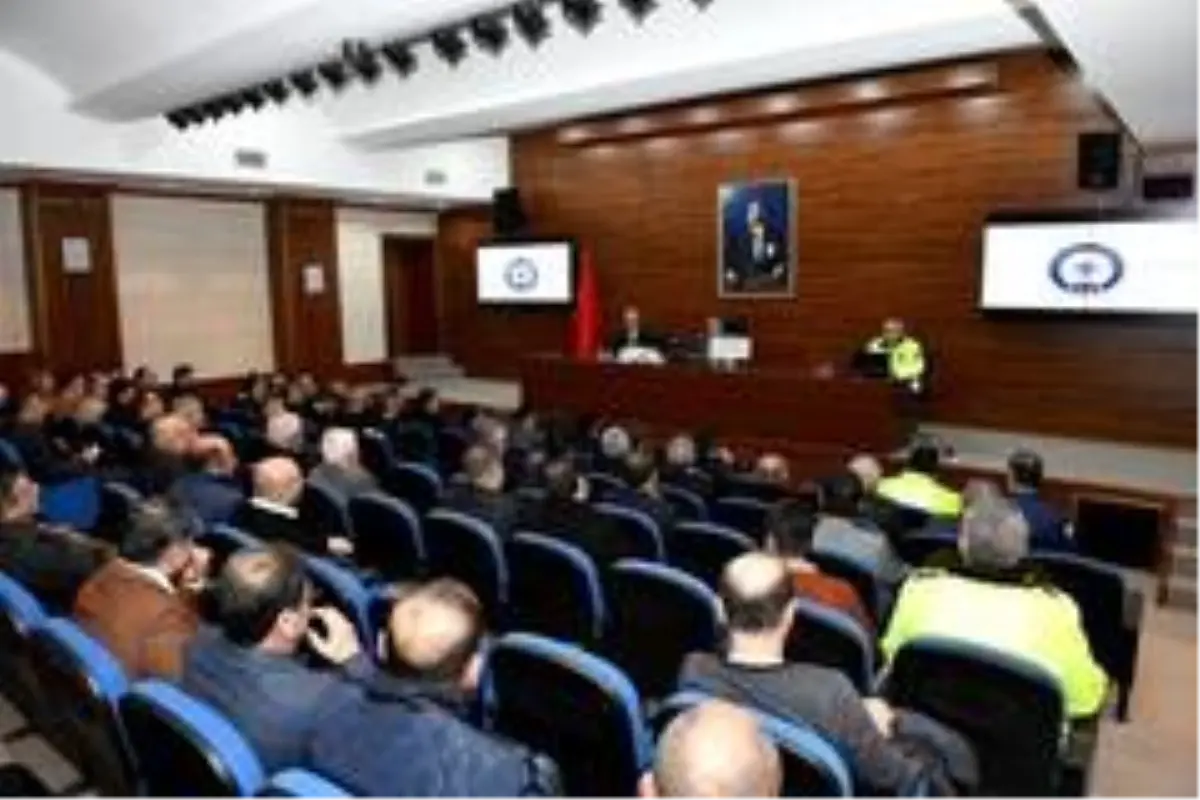 Mersin'de otobüs kazalarının önlenmesine yönelik toplantı