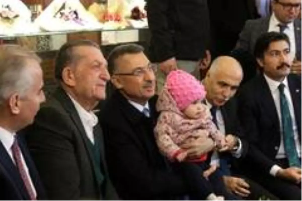 Oktay'dan Denizli'nin tek kadın futbol takımına destek sözü