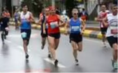 Uluslararası Trabzon Yarı Maratonu koşuldu Uluslararası Trabzon Yarı Maratonu koşuldu