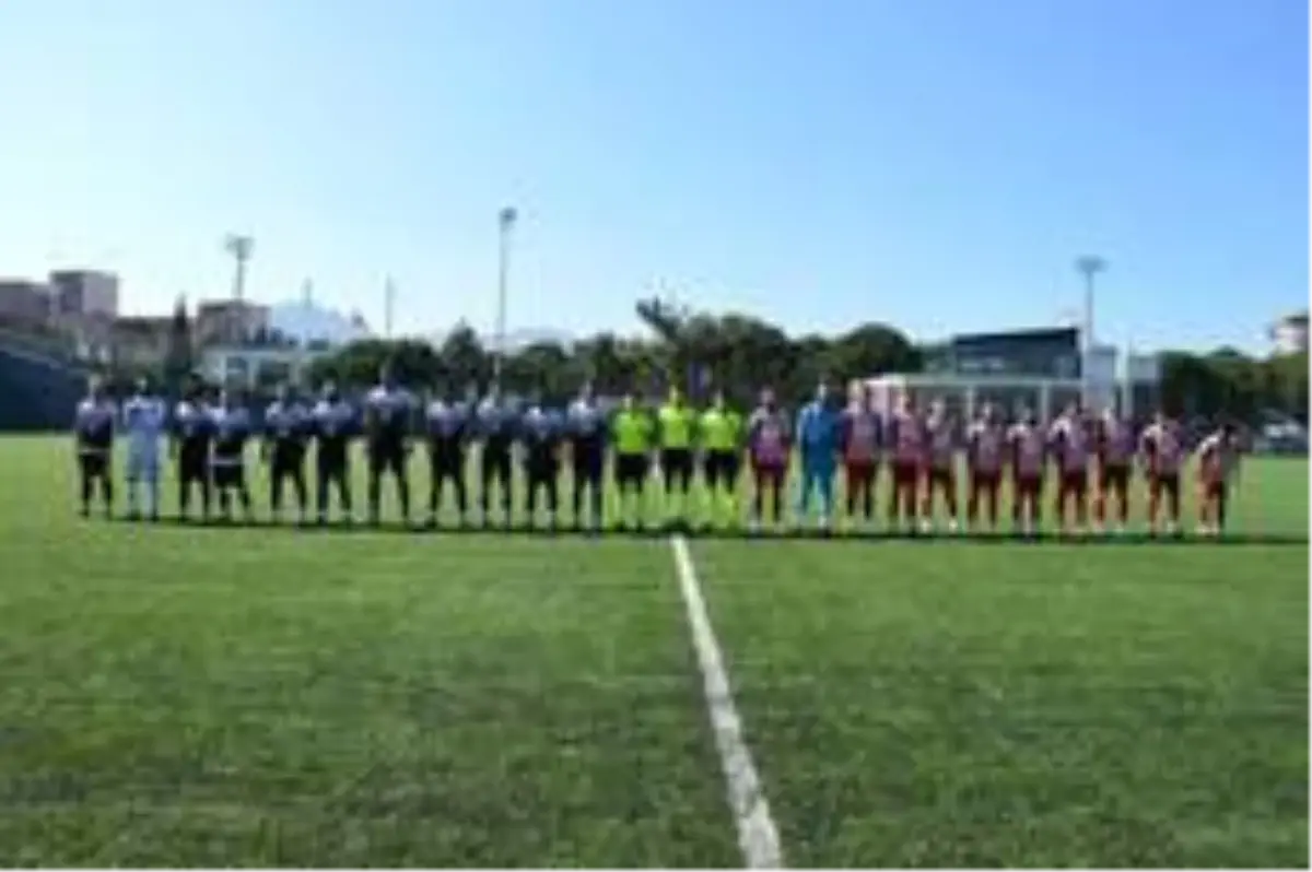 Yunusemre Belediyespor, Ayvalıkgücü Belediyespor'u tek golle geçti