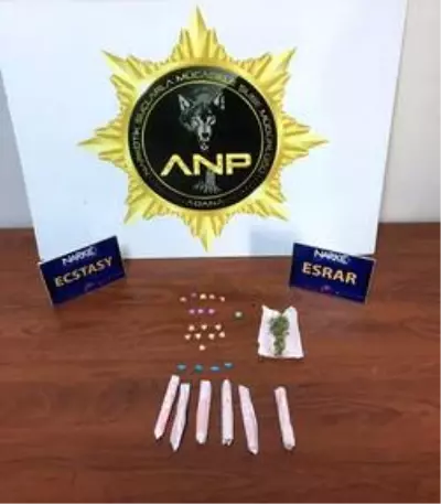 Adana'da uyuşturucu operasyonunda yakalanan 8 zanlıdan 3'ü tutuklandı Adana'da uyuşturucu operasyonunda yakalanan 8 zanlıdan 3'ü tutuklandı