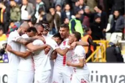 Antalyaspor'dan ikinci yarıda büyük çıkış Antalyaspor'dan ikinci yarıda büyük çıkış